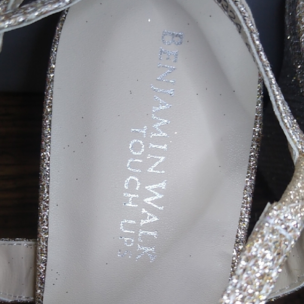 Benjamin Walk Gold Heels Elegant Strappy Design - Picture 4 of 11